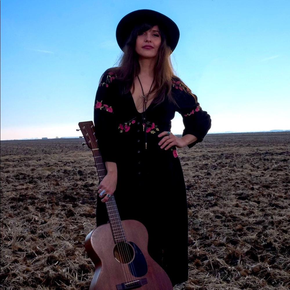 Hello Gorgeous! - Picture 3 of 4